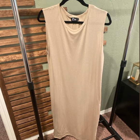 Zyia Sand Monterey dress - Picture 5 of 9